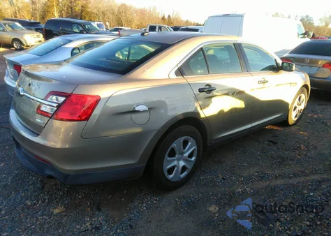 2013 Ford Police Interceptor z USA, uszkodzony, nr VIN 1FAHP2M85DG201728